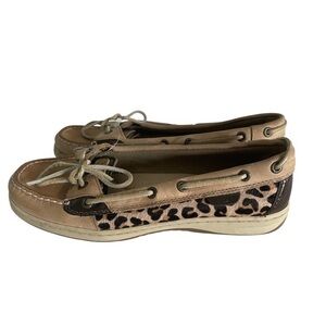 Sperry Tan and Brown Chita  Boat Shoes with Classic Design in size 8